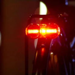 Busch-mueller Feu Arrière TOPLIGHT Flat S Plus à Diode Dynamo 9 Busch-mueller Feu Arrière TOPLIGHT Flat S Plus à Diode Dynamo -Vélo Pièces Magasin 329S TOPLIGHT Flat S Actionbild neu