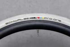 Schwalbe Pro One X Spartacus Evo Super Race 28-622 TLE Addix Race Pneus Pliants 9 Schwalbe Pro One X Spartacus Evo Super Race 28-622 TLE Addix Race Pneus Pliants -Vélo Pièces Magasin Schwalbe Pro One X Spartacus Evo Super Race 28 622 TLE Addix Race Faltreifen 4026495914673 a